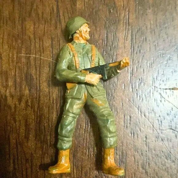 Vintage Miniature Plastic Army Soldier Action Figure Toy - Picture 1 of 4